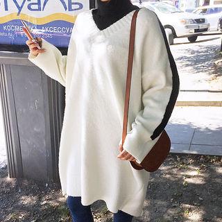 V-neck Contrast-trim Sweater Dress