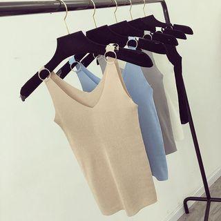 Ring Detail V-neck Sleeveless Knit Top