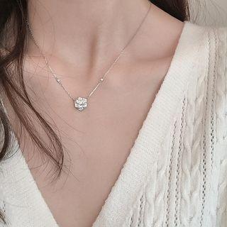 925 Sterling Silver Rhinestone Flower Pendant Necklace 925 Silver - Flower Necklace - One Size