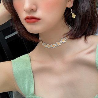 Lace Daisy Choker
