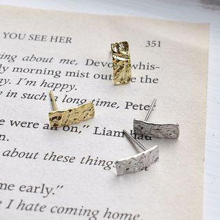 Textured Alloy Ear Stud