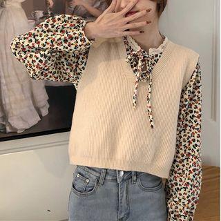 Floral Print Blouse / Ribbed Knit Sweater Vest
