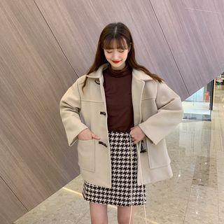 Turtleneck Plain Top / Toggle Coat / Houndstooth Mini Skirt