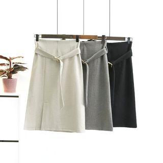 Slit-side Ribbed Belted Skirt