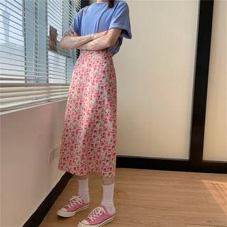 Plain Crewneck T-shirt / Floral Midi Skirt