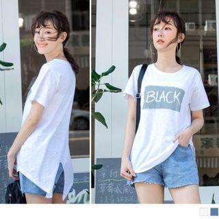 Short-sleeve Lettering Slit-back T-shirt
