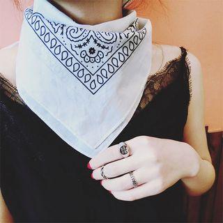 Contrast Patterned Mesh Scarf