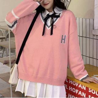 V-neck Lettering Sweatshirt / Plain Shirt