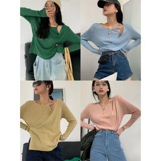 Long-sleeve Irregular Plain Knit Top