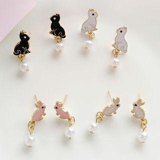 Faux Pearl Cat / Rabbit Dangle Earring