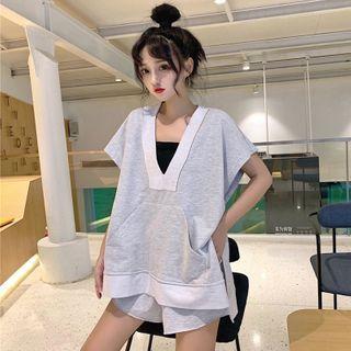 Set: Short-sleeve V-neck T-shirt + Wide-leg Sweatshorts Set Of 2 - T-shirt - Gray - One Size / Shorts - Gray - One Size