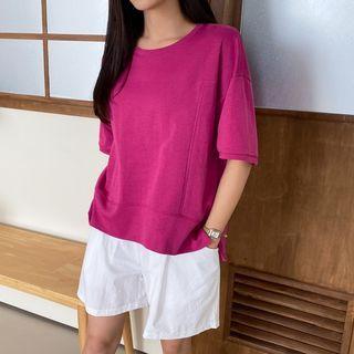 Dip-back Slit-hem T-shirt