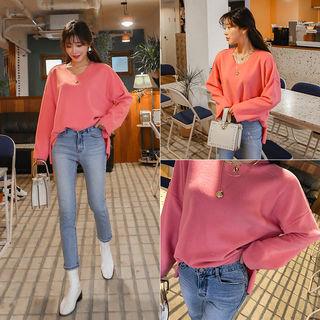 Roundneck Loose-fit Knit Top
