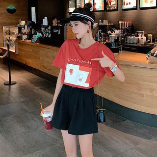 Short-sleeve Printed T-shirt / Wide-leg Shorts