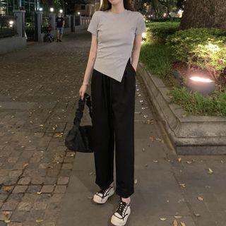 Short-sleeve Slit T-shirt / Straight-leg Pants