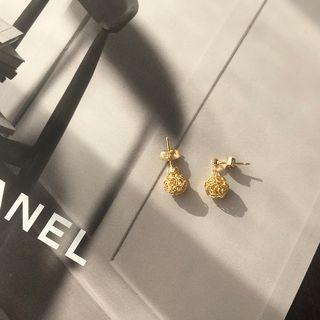 Round Metal Earrings Gold - One Size