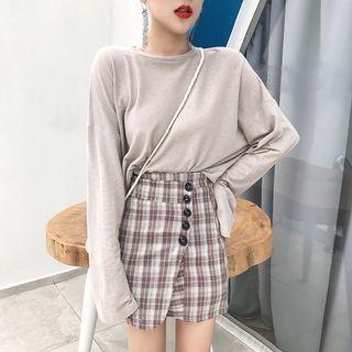Plain Long-sleeve Loose-fit T-shirt / Check High-waist Skirt