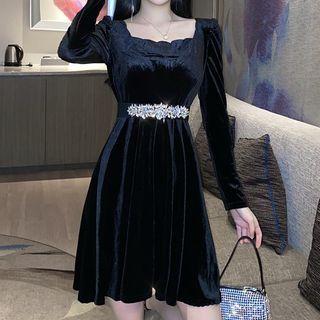 Long-sleeve Square-neck Velvet Dress