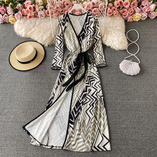 Long Sleeve V-neck Geometric Dress