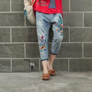 Flower Embroidered Cropped Straight-cut Jeans