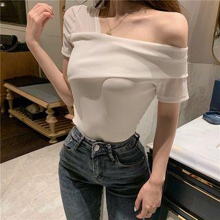 Plain One-shoulder Short-sleeve T-shirt