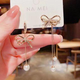 Bow Faux Pearl Asymmetrical Alloy Fringed Earring 1 Pair - White Faux Pearl - Gold - One Size