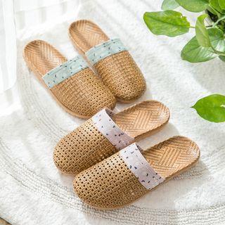 Printed Panel Cut-out Slippers