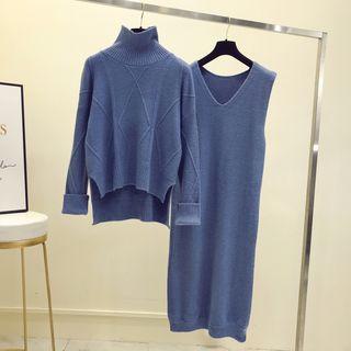 Set: Turtleneck Patterned Dip-back Sweater + Sleeveless Midi Knit Dress