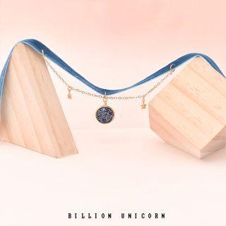 Alloy Disc Pendant Velvet Choker Blue - One Size