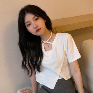 Short-sleeve Halter Neck T-shirt