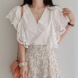 Sleeveless V-neck Eyelet Blouse