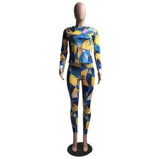 Set: Long-sleeve Geometric Print Crop Top + Leggings