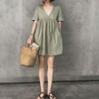 Plain V-neck Short-sleeve Dress Green - One Size