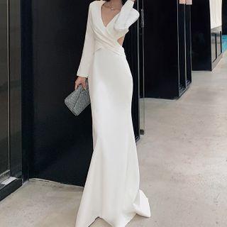 V-neck Long-sleeve Open Back A-line Evening Gown
