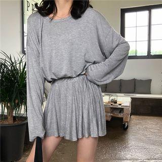 Set: Crew-neck Long-sleeve T-shirt + Wide-leg Shorts