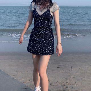 Short-sleeve Plain T-shirt / Flower Print Mini Overall Dress / Set