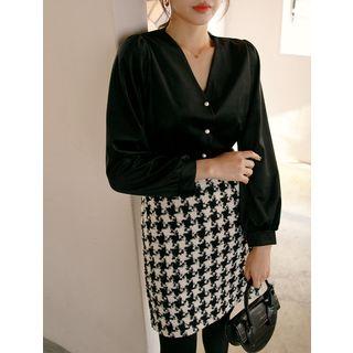 Plus Size V-neck Velvet Blouse