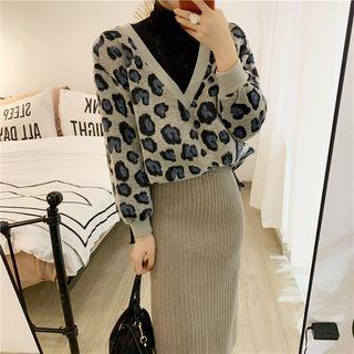 Leopard Print Mock Two-piece Pullover / Ribbed Midi H-line Skirt