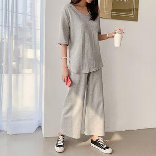 Set: V-neck Loose-fit T-shirt + Band-waist Wide-leg Pants