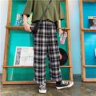 Elbow-sleeve T-shirt / Plaid Wide-leg Pants