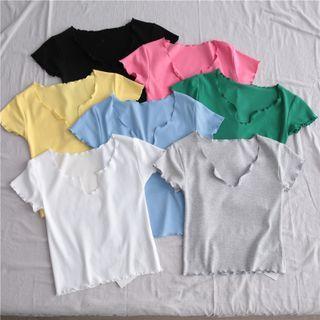 Short-sleeve V-neck Frill Trim T-shirt