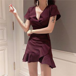 Plain V-neck Ruffle Short-sleeve Slim-fit Dress