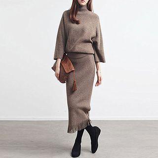 Set: 3/4-sleeve Turtleneck Sweater + Fringed Midi Knit Skirt