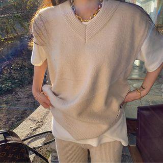 V-neck Slit-side Boxy Knit Vest