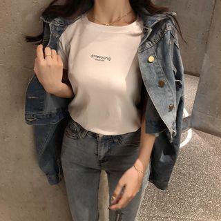 Round Neck Lettering Print Short Sleeve Crop Top