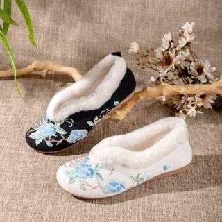 Floral Embroidered Traditional Chinese Flats
