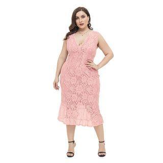Plus-size Sleeveless Lace Midi Sheath Dress