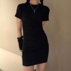 Set: Short-sleeve Mini Sheath T-shirt Dress + Sleeves As Shown In Figure - One Size
