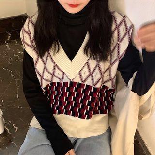 Long-sleeve Turtleneck T-shirt / Patterned Knit Vest