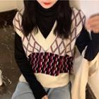 Long-sleeve Turtleneck T-shirt / Patterned Knit Vest